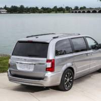 Chrysler Town and Country 30th Anniversary Edition