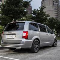 Chrysler Town and Country 30th Anniversary Edition