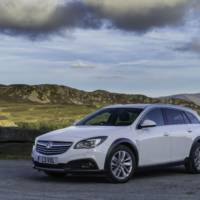 Vauxhall Insignia Country Tourer starts at 25.349 GBP