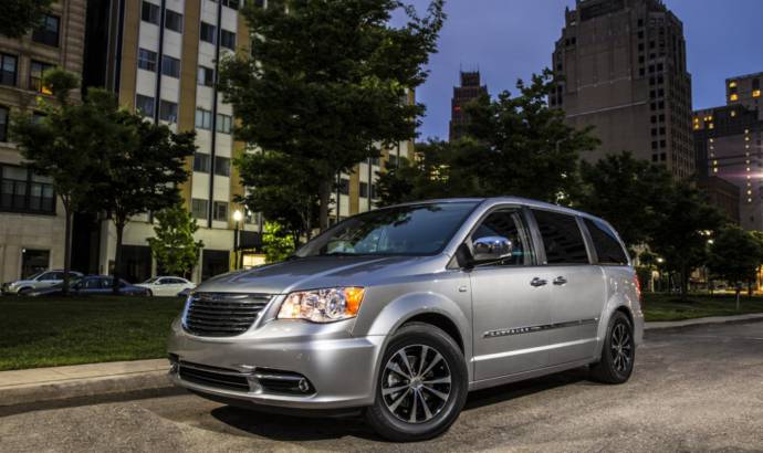 Chrysler Town and Country 30th Anniversary Edition