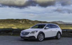 Vauxhall Insignia Country Tourer starts at 25.349 GBP