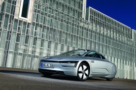 2013 Volkswagen XL1 priced from 110.000 Euros in Germany