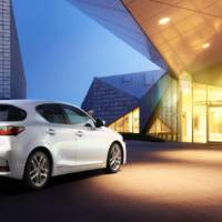 2014 Lexus CT 200h facelift revealed