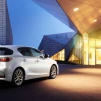 2014 Lexus CT200h facelift unveiled