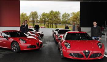 Alfa Romeo 4C reaches its first customers