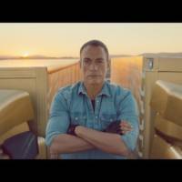 Jean Claude Van Damme, epic split between two Volvo trucks - VIDEO