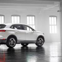 2014 Lincoln MKC unveiled