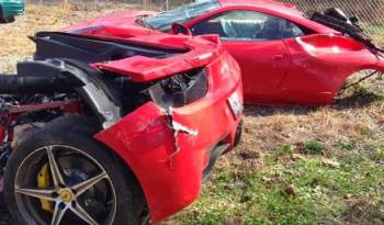 Ferrari 458 Italia split in two