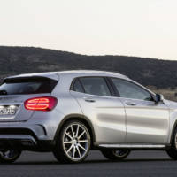 2014 Mercedes GLA45 AMG unveiled