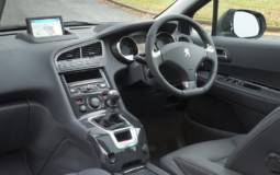 2014 Peugeot 5008 facelift gets detailed