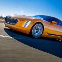 Kia GT4 Stinger makes public debut