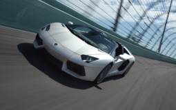 Lamborghini posts record sales in 2013