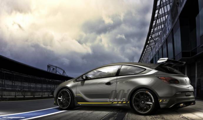 Opel Astra OPC Extreme unveiled