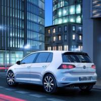 2014 Volkswagen Golf GTE plug-in hybrid revealed