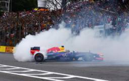 FIA has legalized donuts for F1 winners