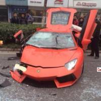 Lamborghini Aventador destroyed by a bus in China