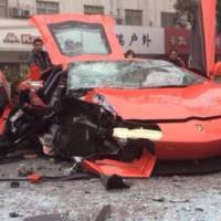 Lamborghini Aventador destroyed by a bus in China