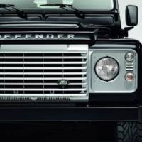 Land Rover Defender black and silver packs