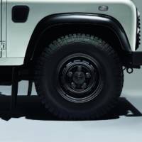 Land Rover Defender black and silver packs