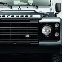Land Rover Defender black and silver packs