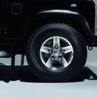 Land Rover Defender black and silver packs