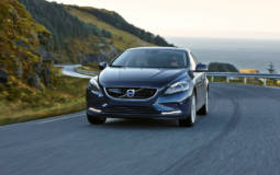 Volvo V40 and V40 Cross Country unveiled with two new Drive-E engines
