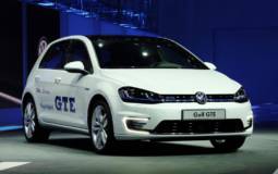 2014 Volkswagen Golf GTE plug-in hybrid unveiled in Geneva