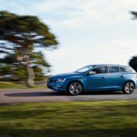 2014 Volvo V60 Plug-in Hybrid with R-Design package - Official pictures and details