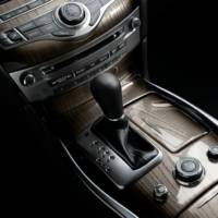 2015 Infiniti Q70 facelift unveiled