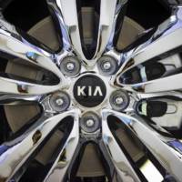2015 Kia Sedona unveiled