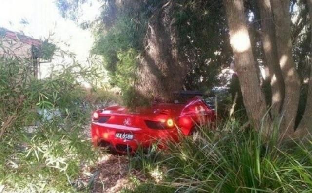 Ferrari 458 Spider crashed  in Australia