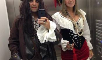Felipe Massa dresses up like Jack Sparrow the pirate