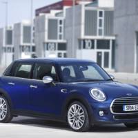 2015 Mini five-door version unveiled