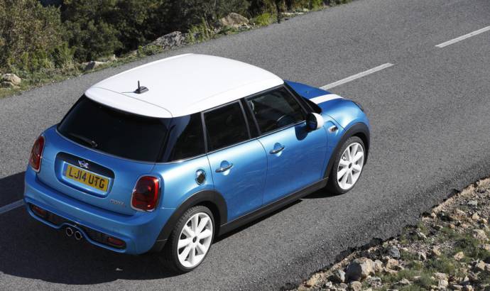 2015 Mini five-door version unveiled