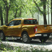 2015 Nissan Navara - Official pictures and details