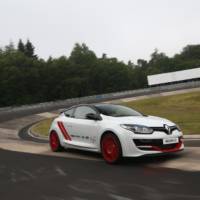 Renault Megane RS Trophy-R sets Nurburgring record