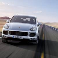 2015 Porsche Cayenne facelift unveiled