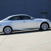 Lexus IS300 h Executive Edition revealed