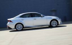Lexus IS300 h Executive Edition revealed