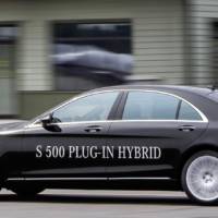 Mercedes S500 Plug-in Hybrid promotes F1 technology