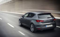 VIDEO: Volkswagen Golf R vs Seat Leon Cupra