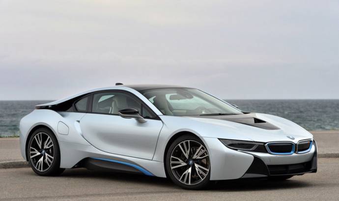 2015 BMW i8 US review by Motor Trend