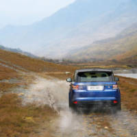 2015 Range Rover Sport SVR officially introduced