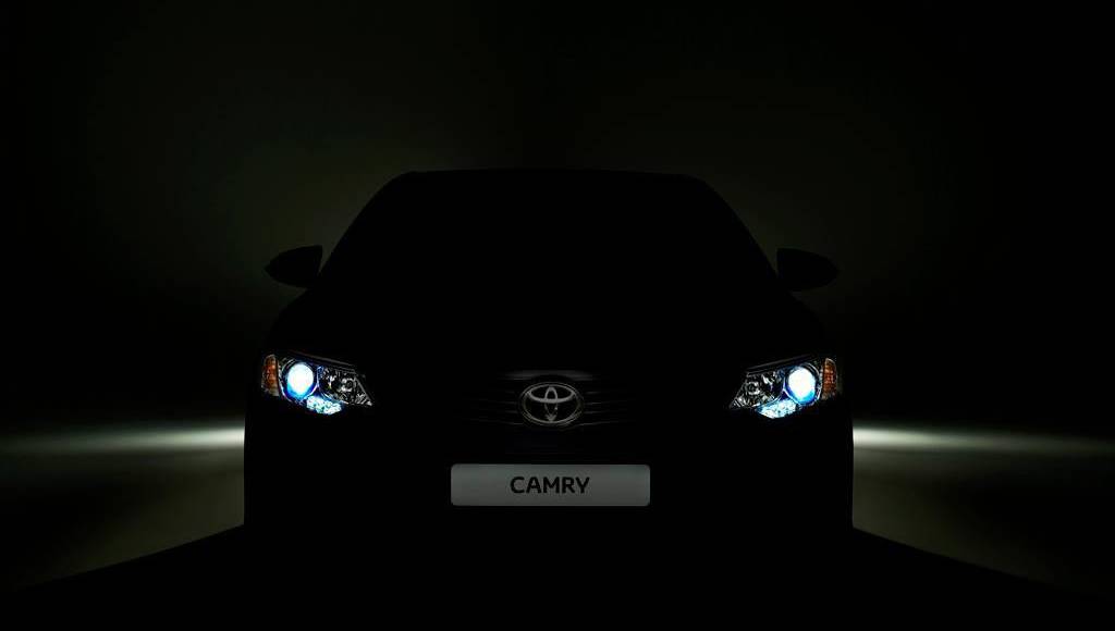 2015 Toyota Camry facelift teaser revealed