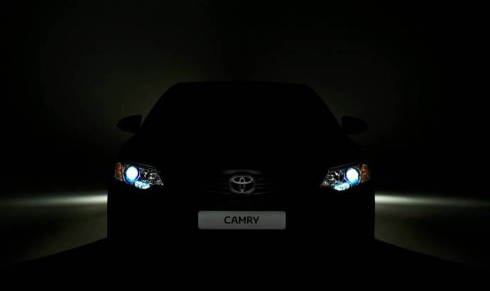 2015 Toyota Camry facelift teaser revealed