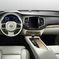 2015 Volvo XC90 official photos and details