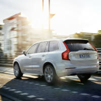 2015 Volvo XC90 official photos and details