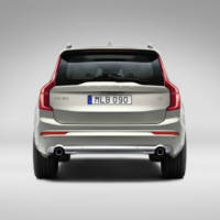 2015 Volvo XC90 official photos and details