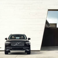 2015 Volvo XC90 official photos and details