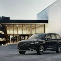 2015 Volvo XC90 official photos and details